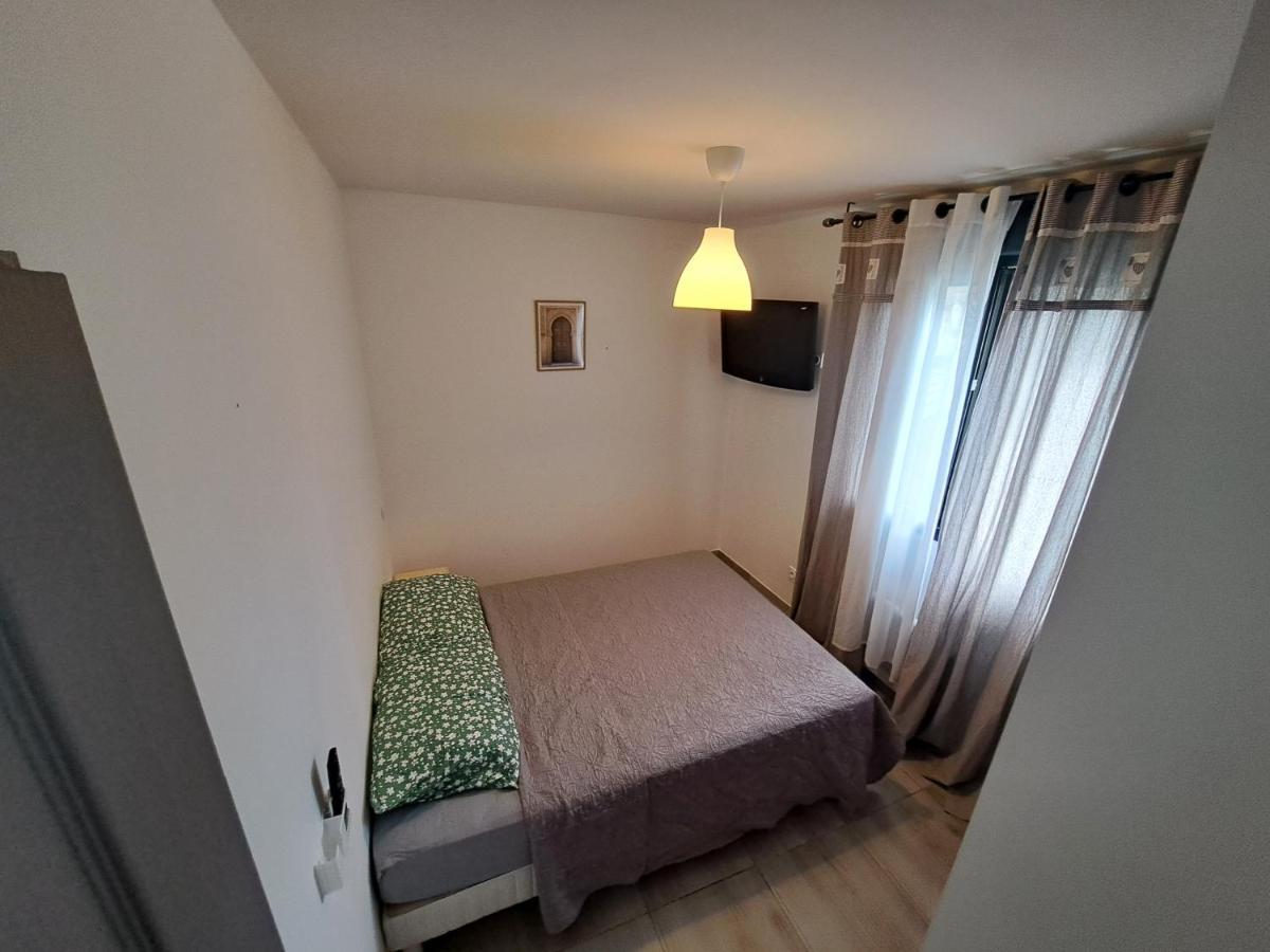 Charmante Maison Avec Piscine Bessan 外观 照片